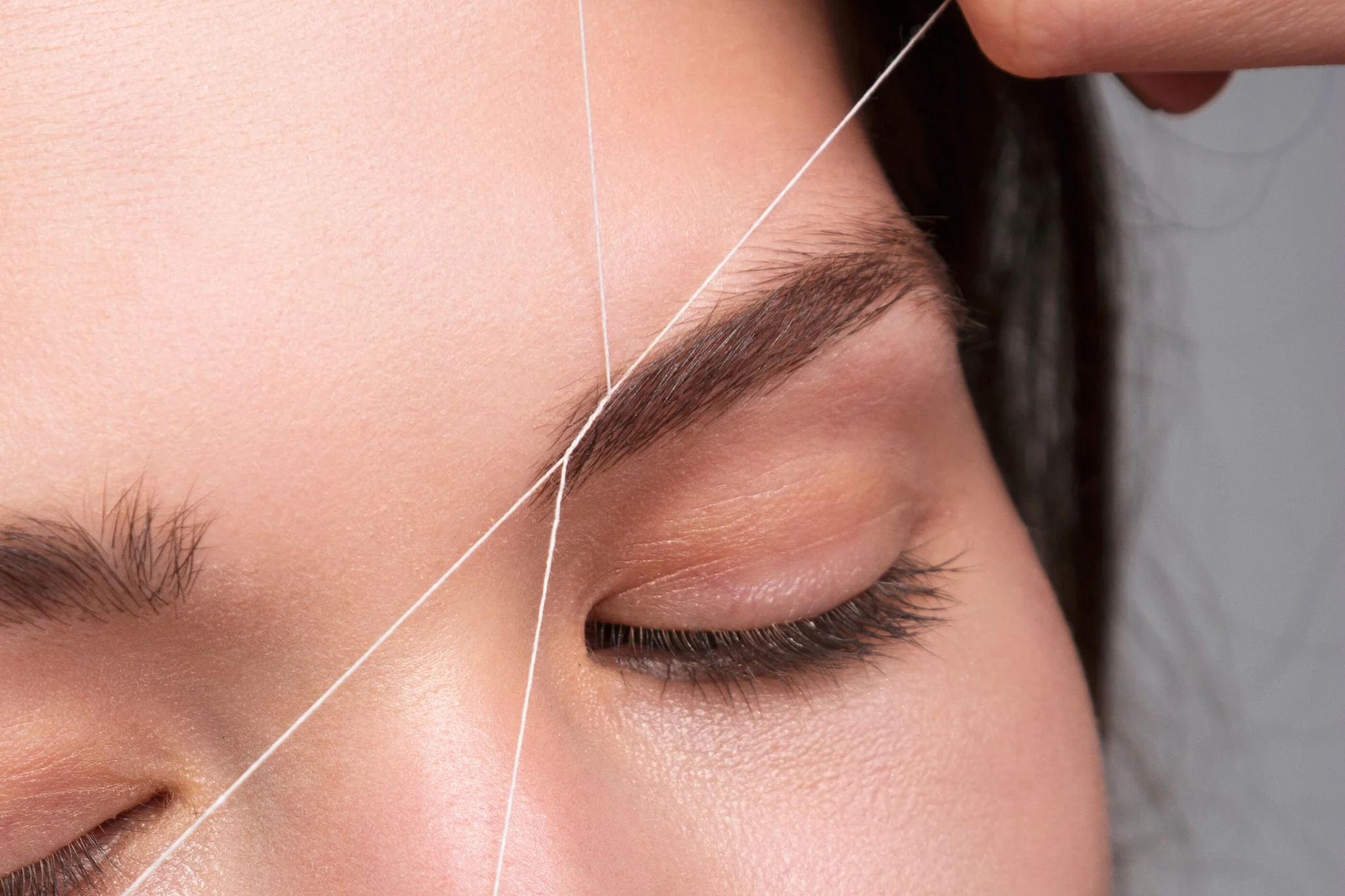 Sobrancelha a Linha_Tratamento Estético_Marco de Canaveses_FisioFeel